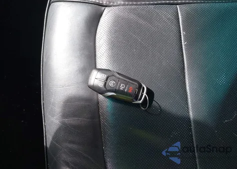 2017 Ford Explorer Platinum z USA, uszkodzony, nr VIN 1FM5K8HT1HGB60125